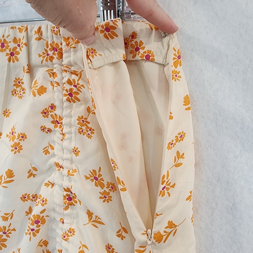 American Eagle Womens Large Floral Ruched Mini Skirt L Cream Orange Side Zip - Picture 3 of 10
